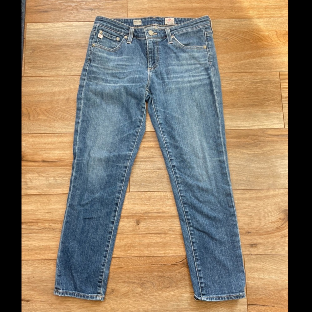 AG Jeans No rips with a great medium to light wash